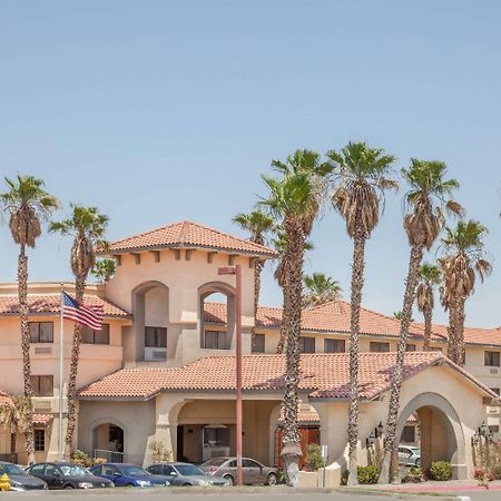 Ramada By Wyndham Barstow Hotel Kültér fotó