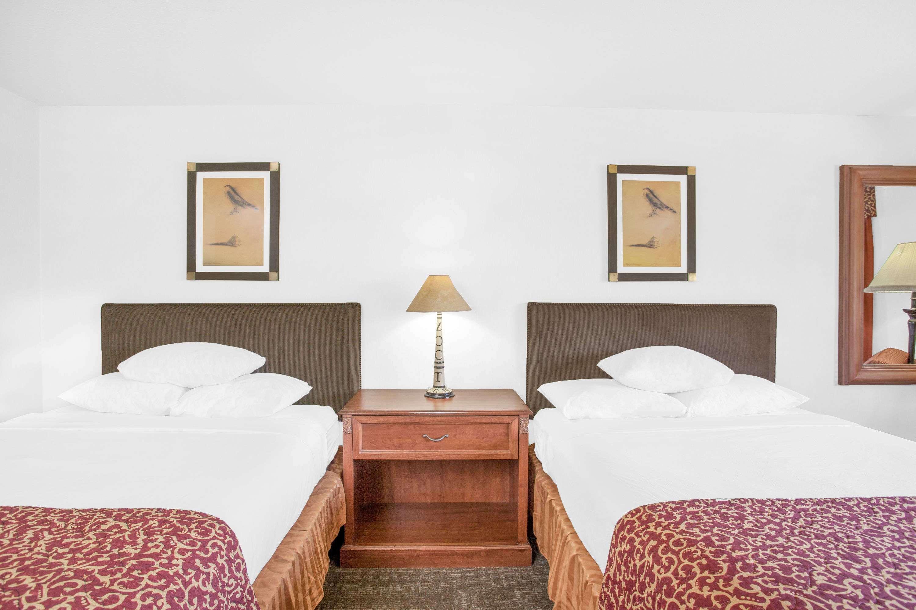 Ramada By Wyndham Barstow Hotel Kültér fotó