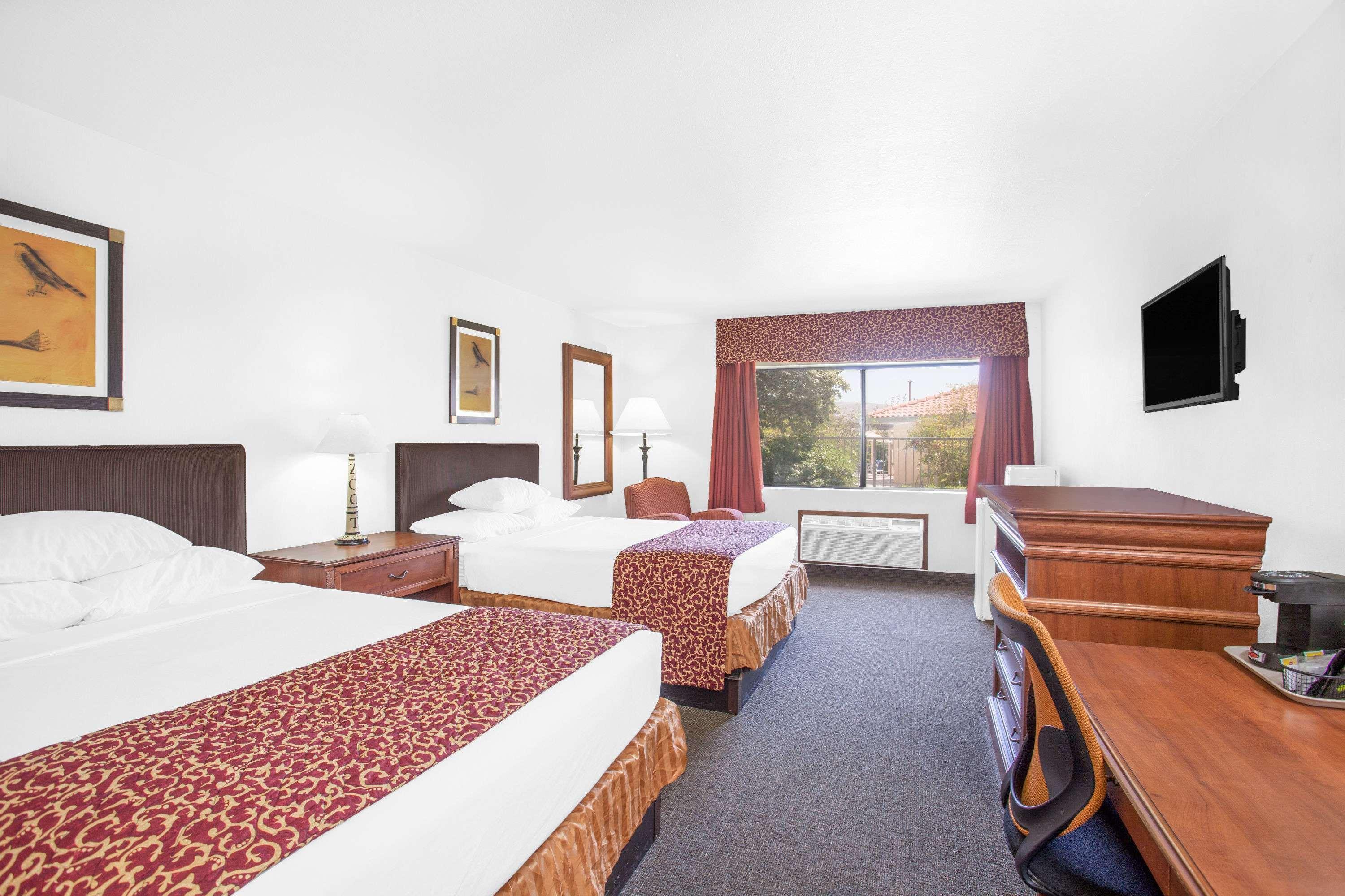 Ramada By Wyndham Barstow Hotel Kültér fotó