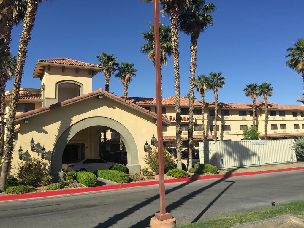 Ramada By Wyndham Barstow Hotel Kültér fotó